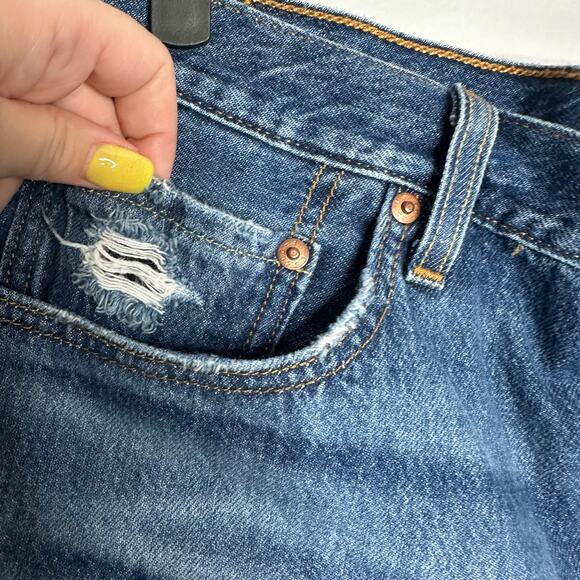 Levi's Women's Medium Dark Wash High Rise Button Fly 501 Cut Off Shorts Size 30 - Picture 2 of 8